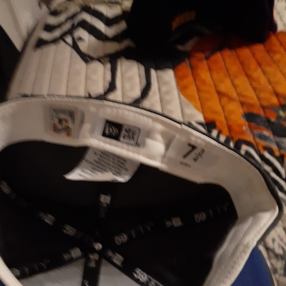 New era "LA" hat size 7 3/4 - Picture 2 of 2